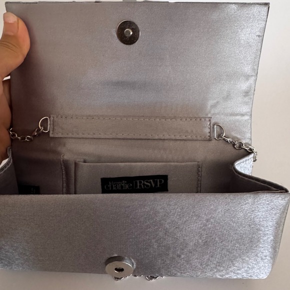 Charming Charlie RSVP Silver Satin Knot Clutch Chain Strap Evening Bag - Picture 12 of 15